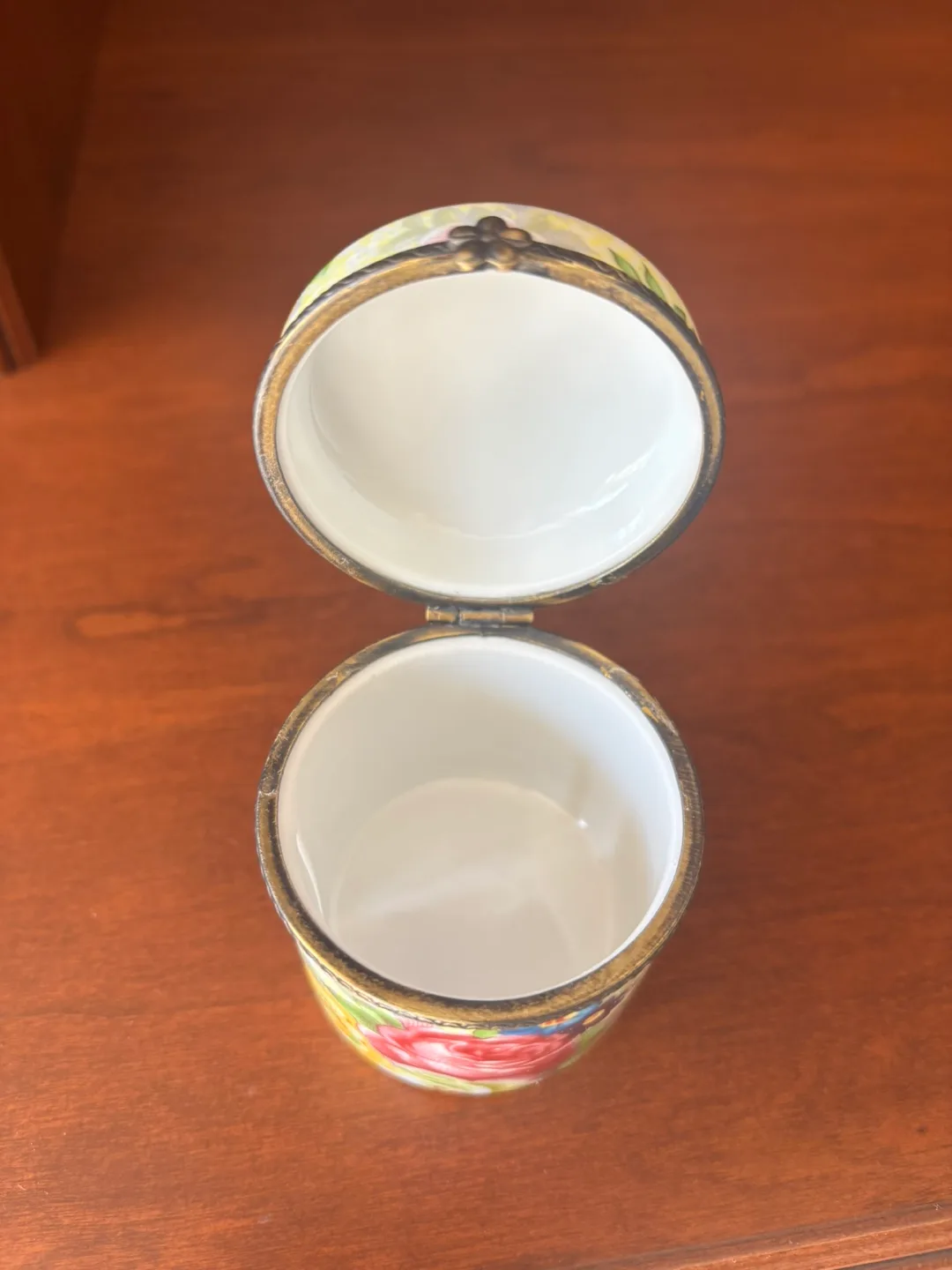 Elegant Porcelain Floral Postage Stamp Holder image indicator(3)