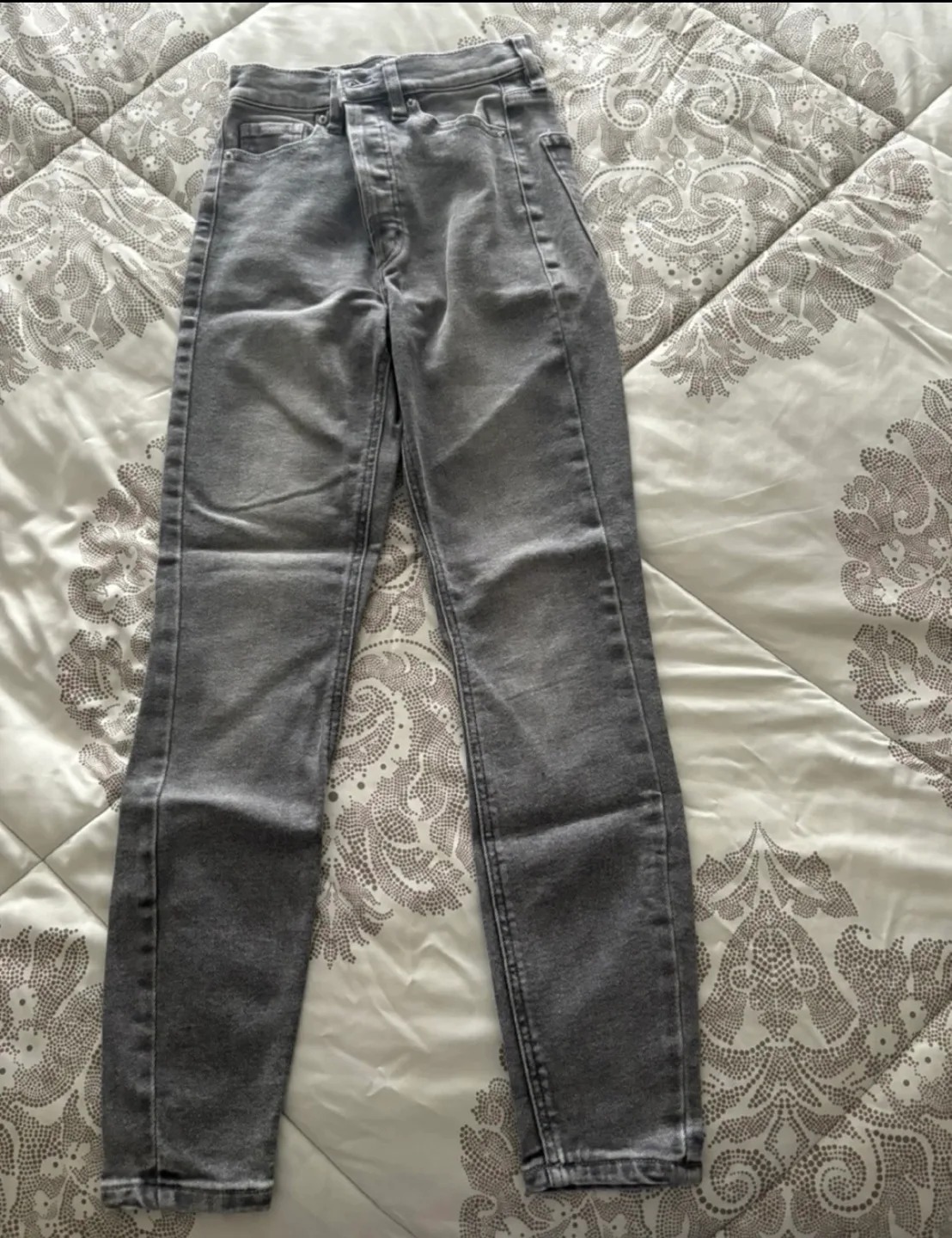 Dynamite Kate High-Waisted Grey Jeans - Size 25 image indicator(5)