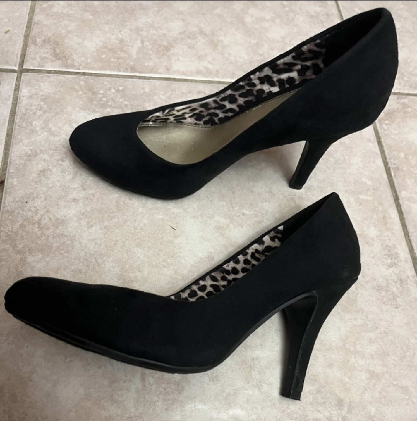 Black Suede Heels Size 6.5 - photo 2