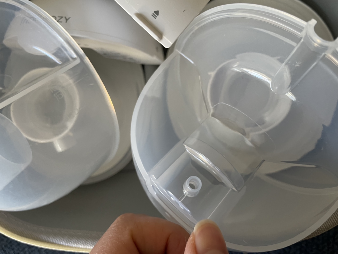 Momcozy M5 Breast Pump with 27mm flanges - photo 3