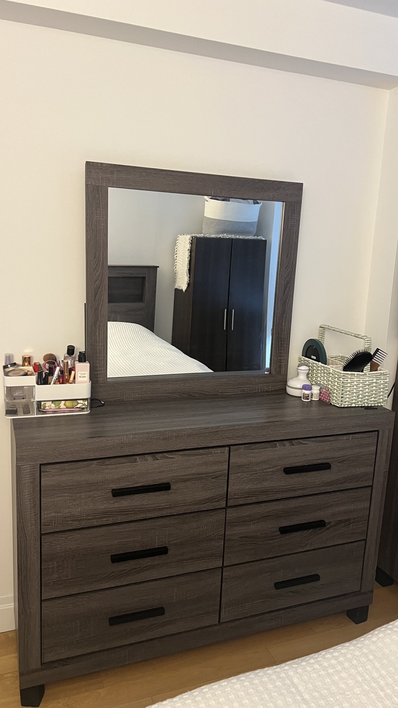 6-Drawer Dresser with Mirror