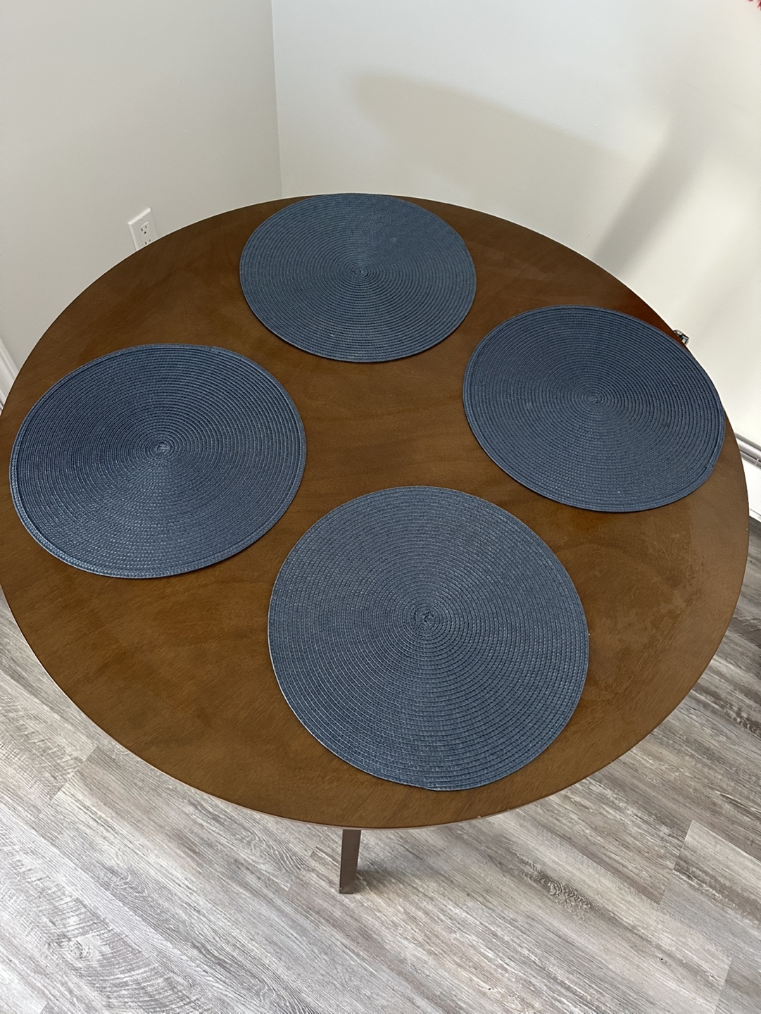 Round Wooden Dining Table - photo 3