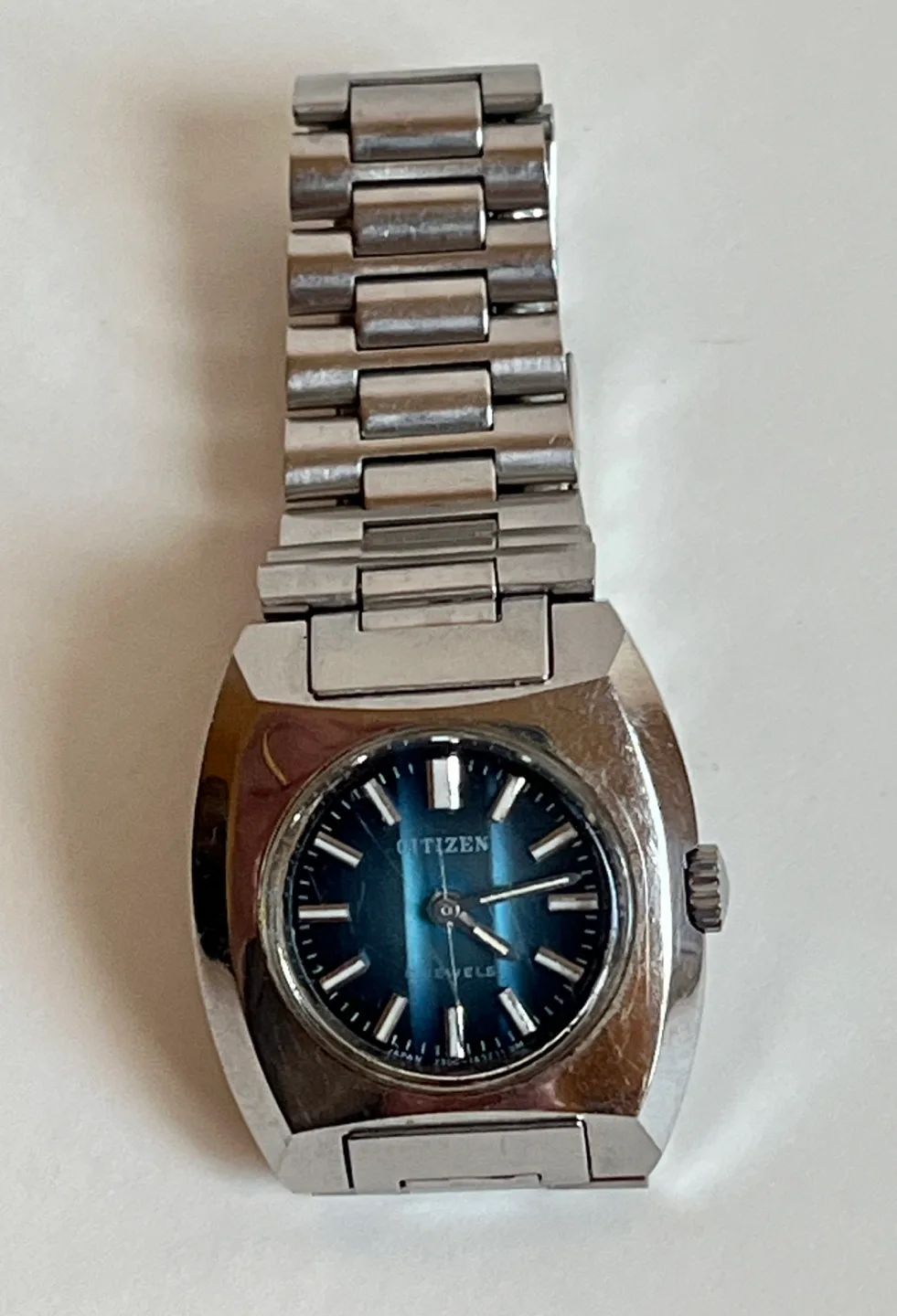 Vintage Citizen 2300 Ladies Watch with Original Box image indicator(3)