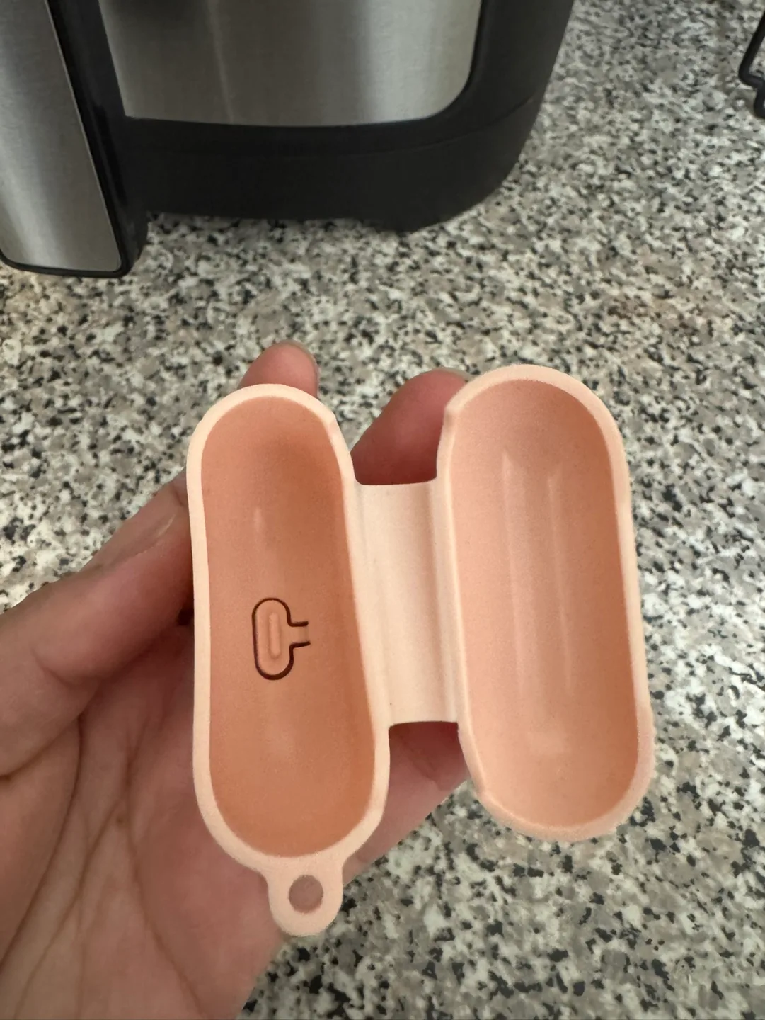 AirPods Pro Case - Blush Pink Silicone Cover image indicator(4)