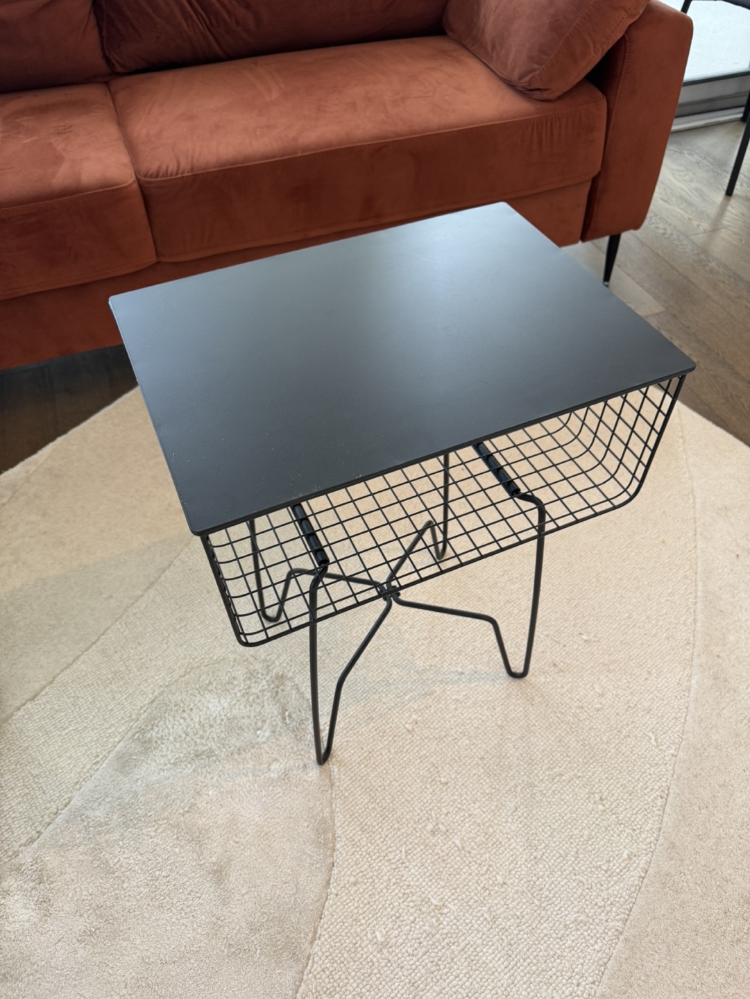 Black Wire Side Table - photo 2
