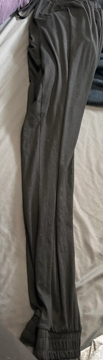 5 pairs of pants image indicator(4)