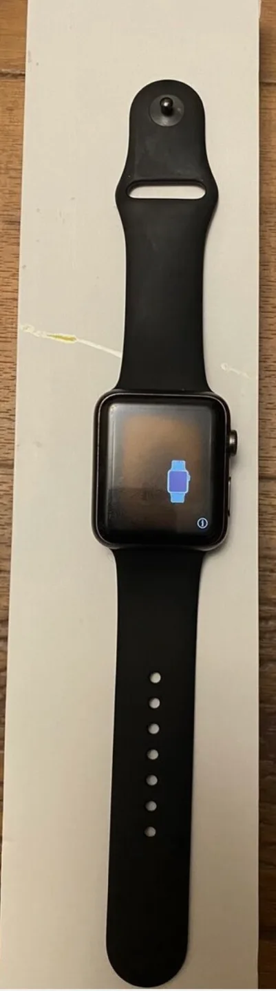 Apple Watch Series 3 - 42mm Space Gray Aluminium Case image indicator(2)