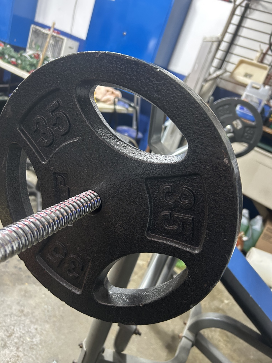 Marcy Weight Bench and bar 2=35 lb plates! Great deal - photo 3