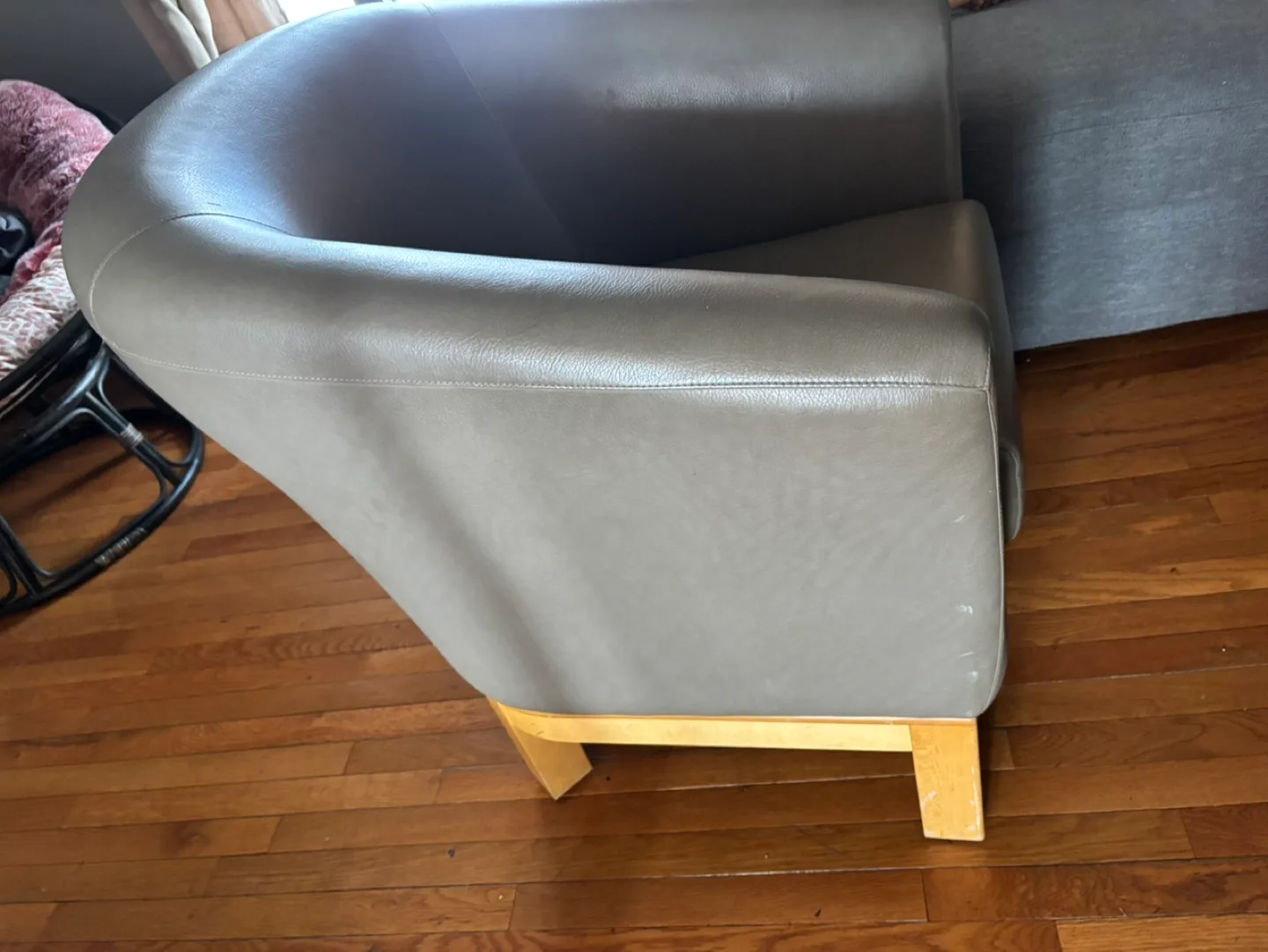 Greyish Leather Accent Chair image indicator(2)
