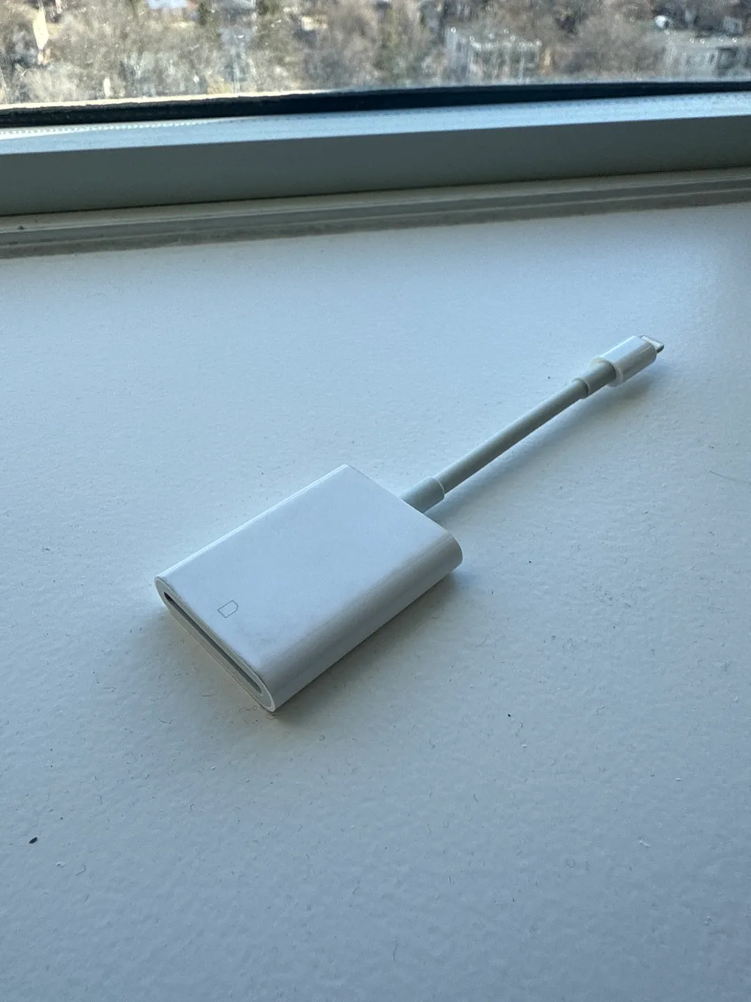 Apple Lightning to SD Card Reader thumbnail