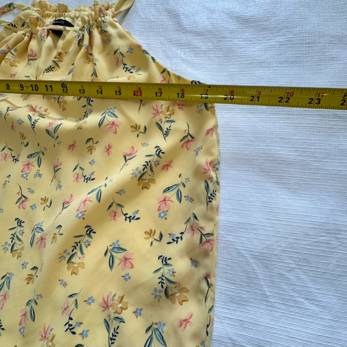 RW&CO. Yellow Floral Halter Top Size L image indicator(5)