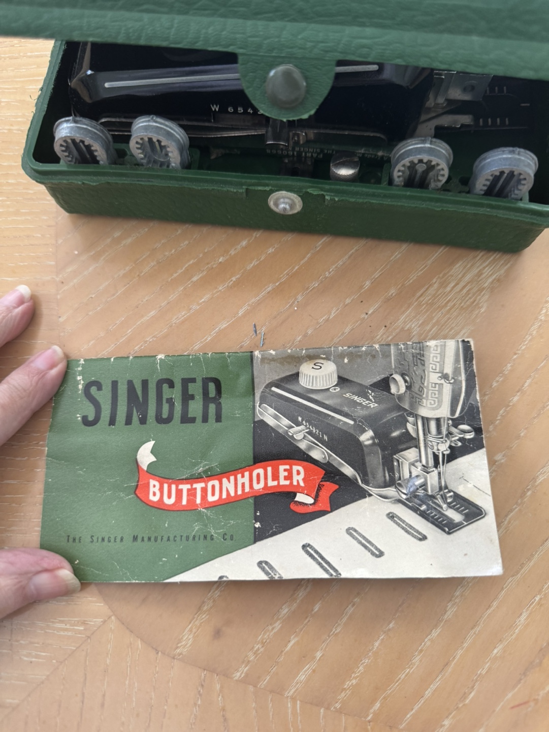 Vintage Singer Rotary Buttonholer with Case & Instructions - photo 3