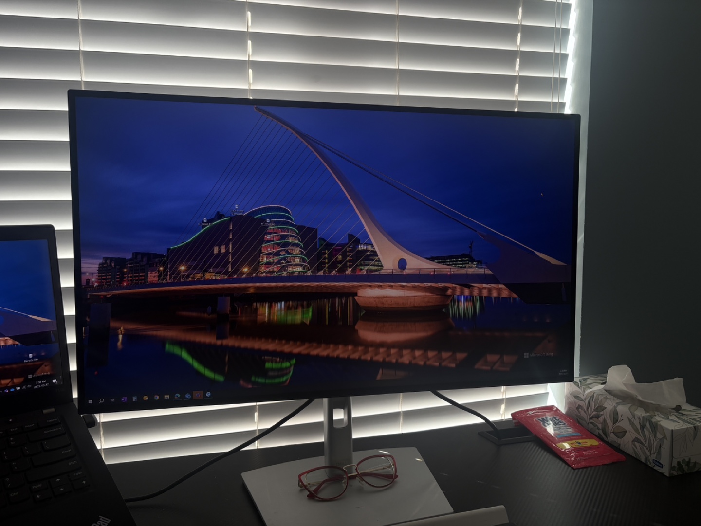 Dell 27 inch Monitor - Excellent Condition