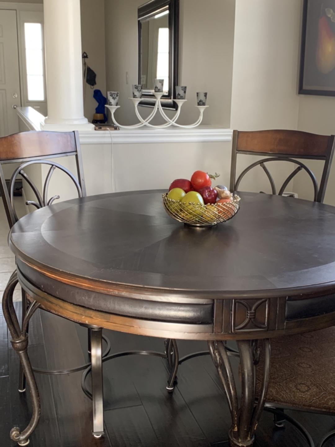 Round Dining Table with Four Chairs - photo 2