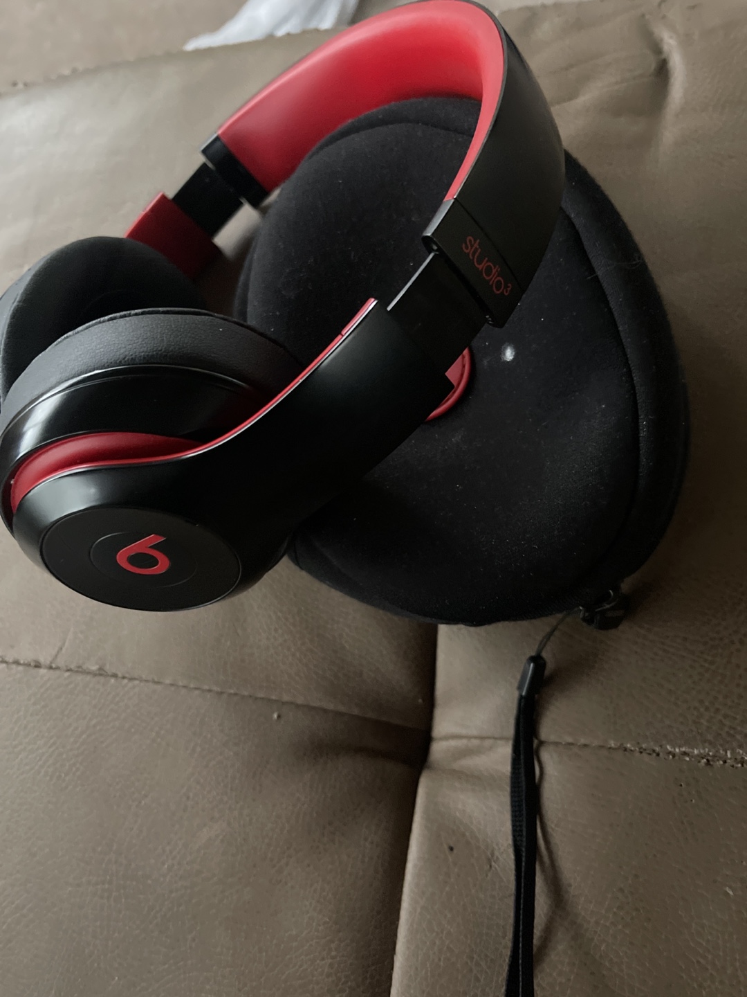 Beats by Dre Studio3 Wireless (Defiant Black-Red) - photo 4