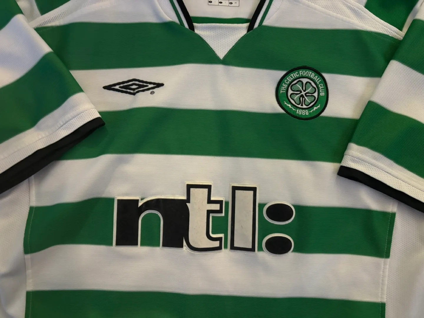 Celtic FC 2003-2005 Home Football Jersey - Size Large image indicator(2)