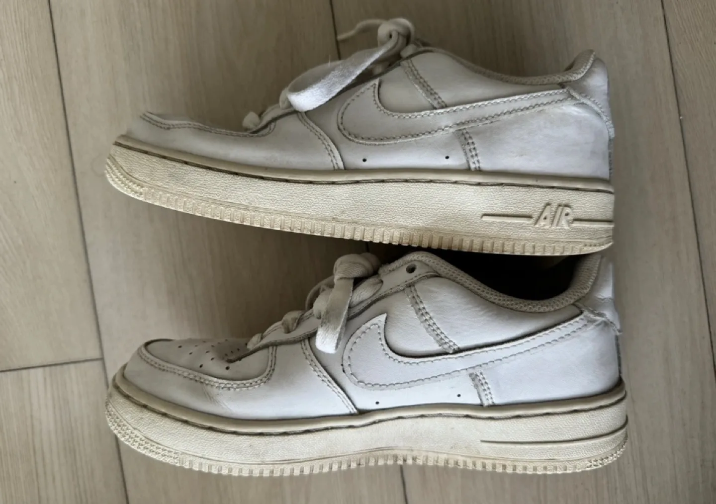 WMNS 6 Nike Air Force 1 ‘07 white image indicator(4)