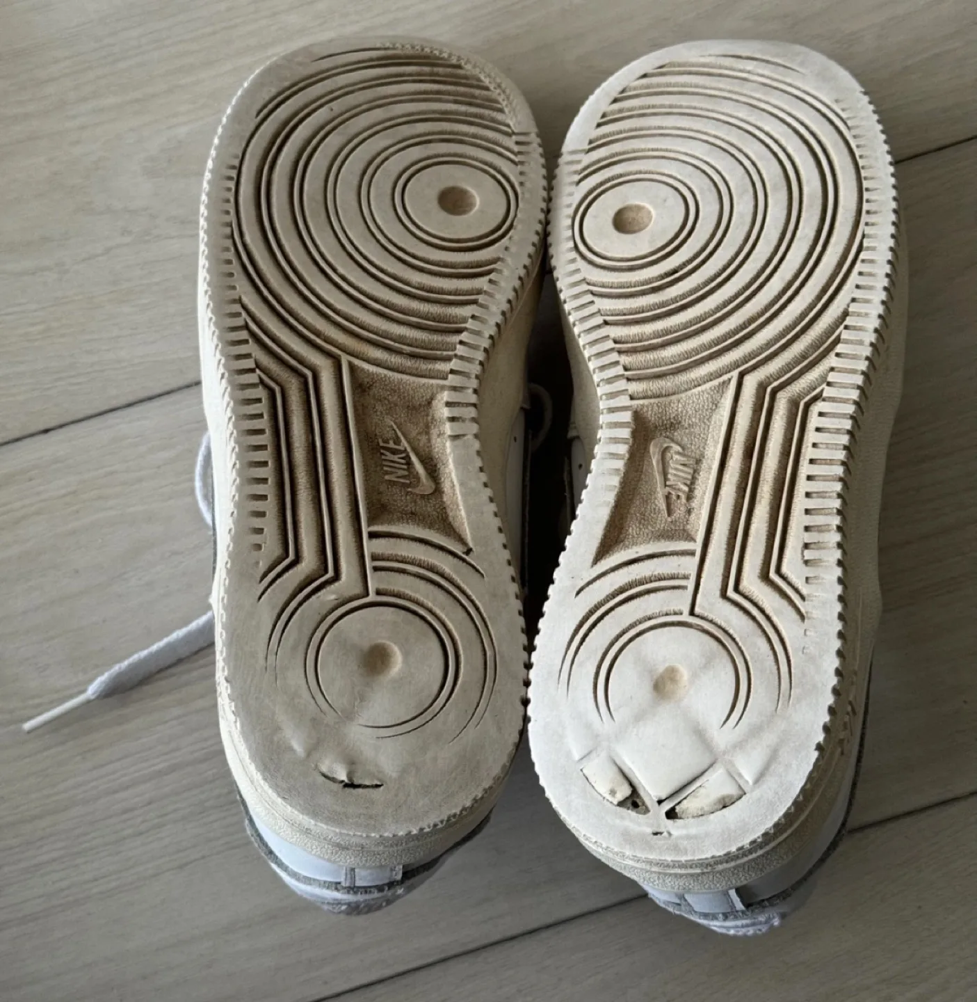 WMNS 6 Nike Air Force 1 ‘07 white image indicator(5)