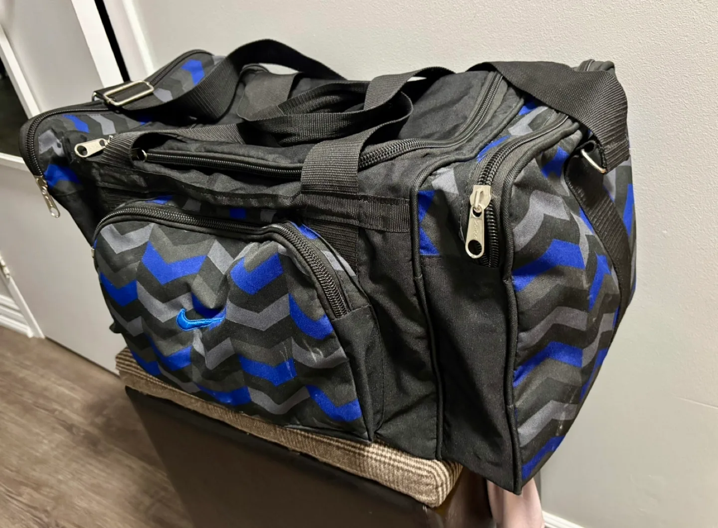 Nike duffel bag image indicator(2)
