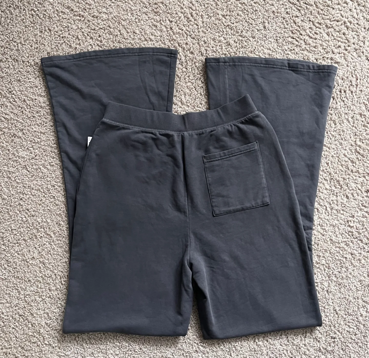 NWT Old Navy High Waisted Fleece Flare Grey Panther Sweatpants image indicator(9)