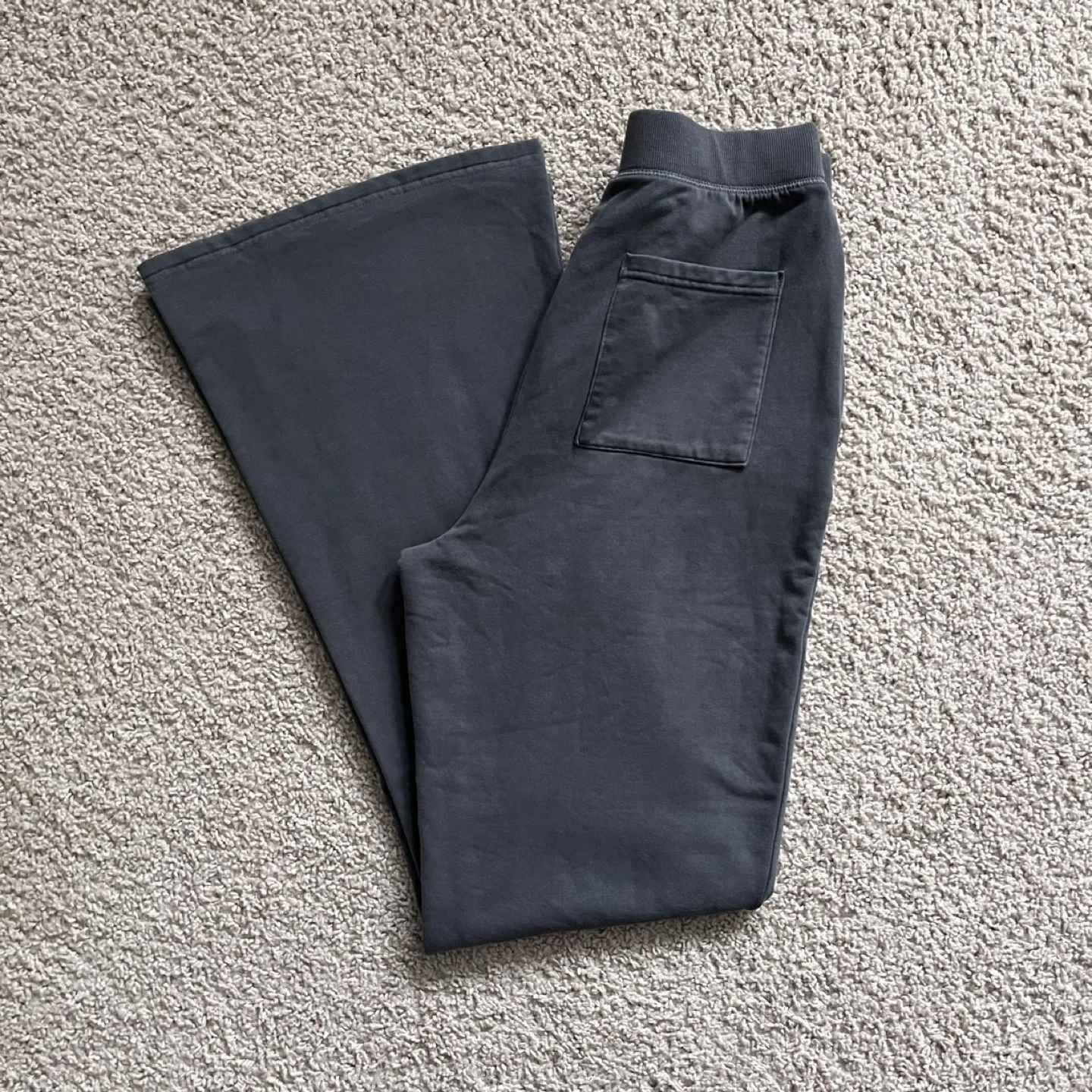 NWT Old Navy High Waisted Fleece Flare Grey Panther Sweatpants image indicator(10)