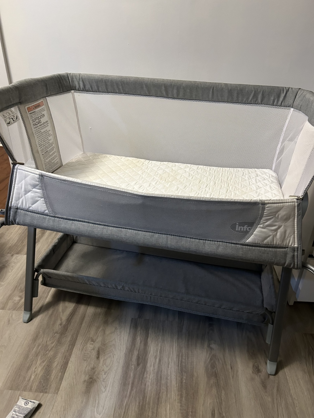 Infans Bassinet with Storage Shelf - photo 3