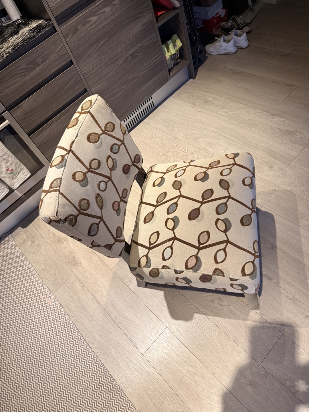 Accent Chair - Beige and Brown Leaf Pattern - photo 4