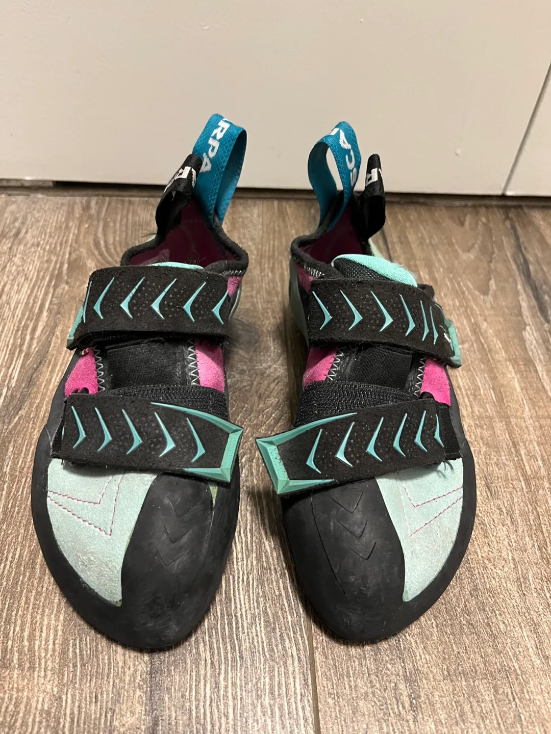 Like new! Scarpa Vapor V Climbing Shoes - Women's EU size 37 image indicator(2)