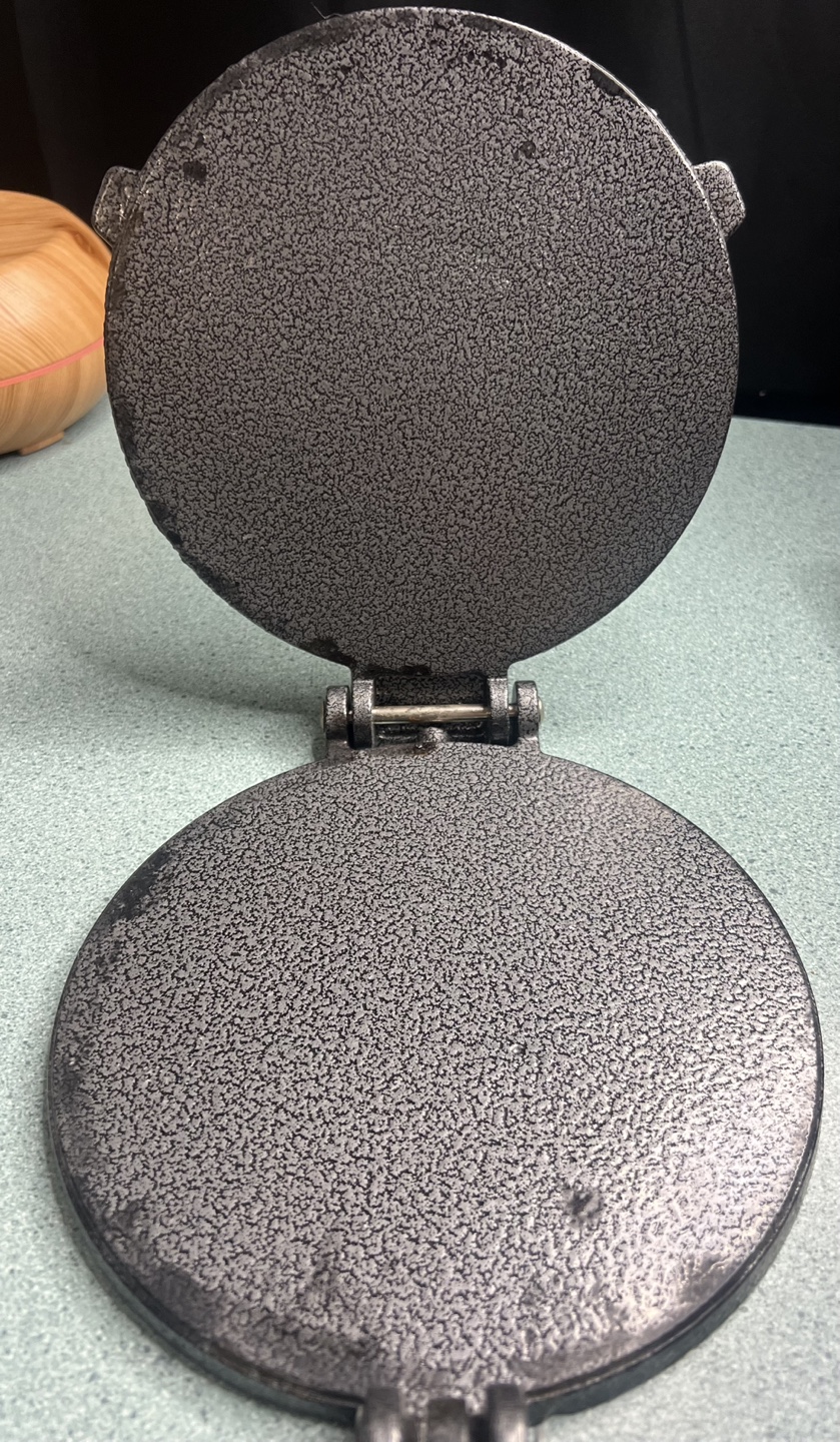 Mi Pueblo Cast Iron  7.5” Tortilla Press - photo 3