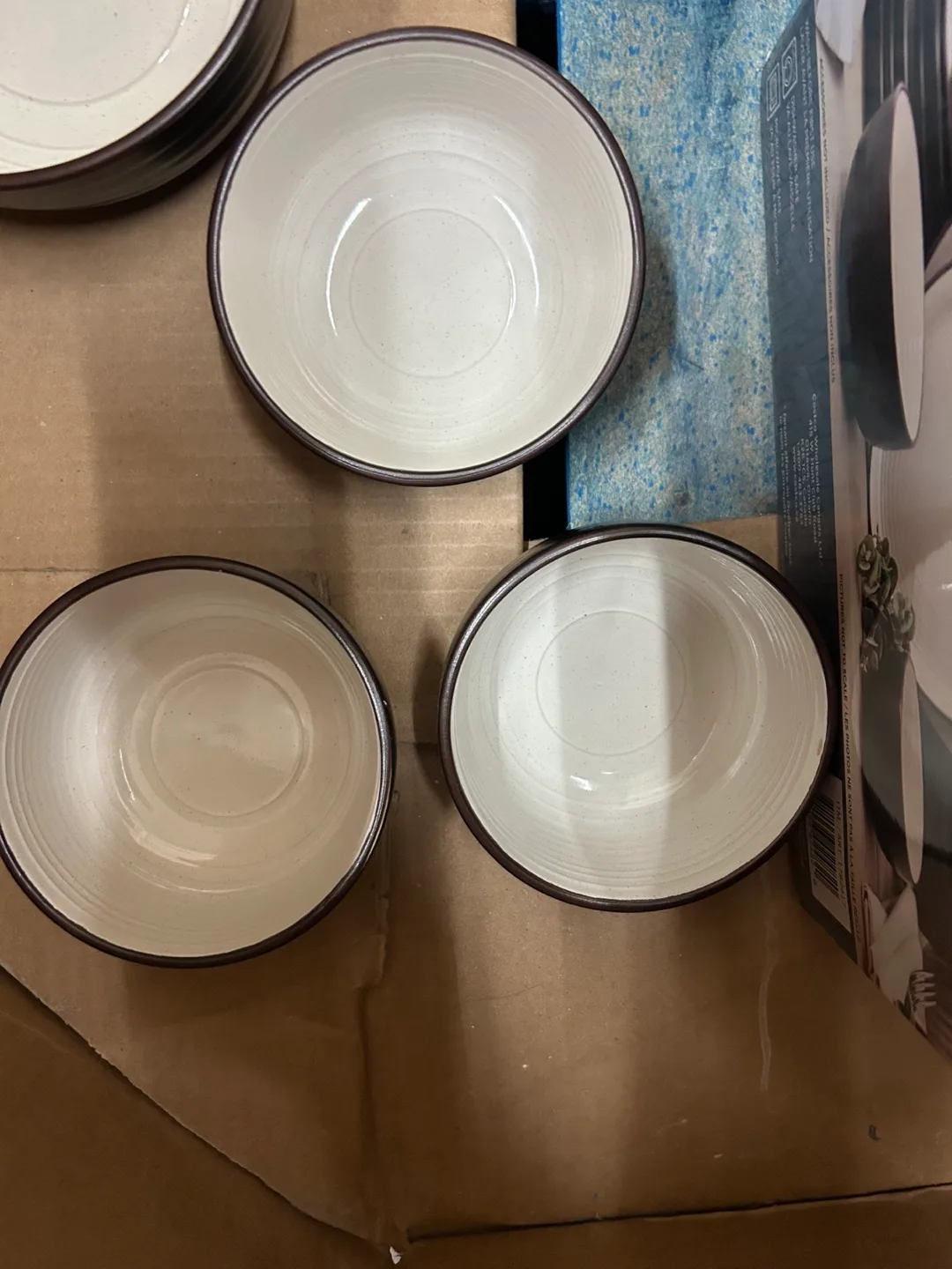 Mikasa Rowan 16-Piece Stoneware Dinnerware Set image indicator(3)