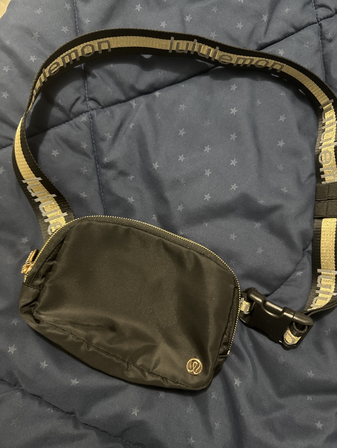 Lululemon Black Everywhere Belt Bag