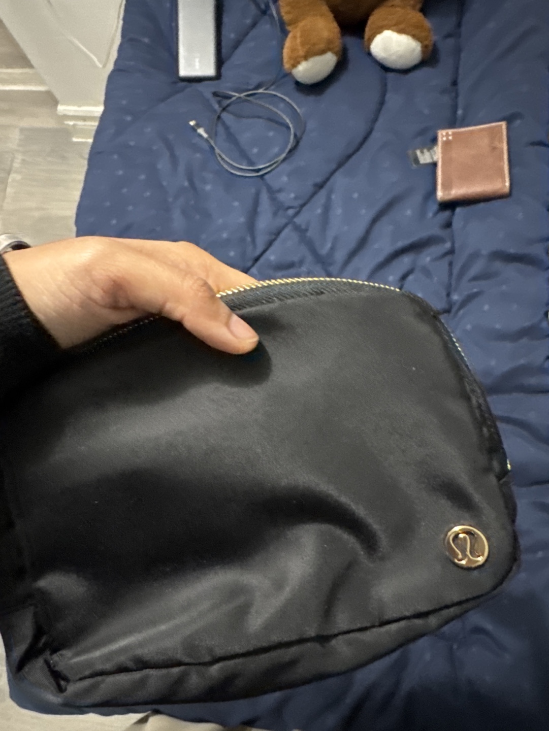 Lululemon Black Everywhere Belt Bag - photo 2