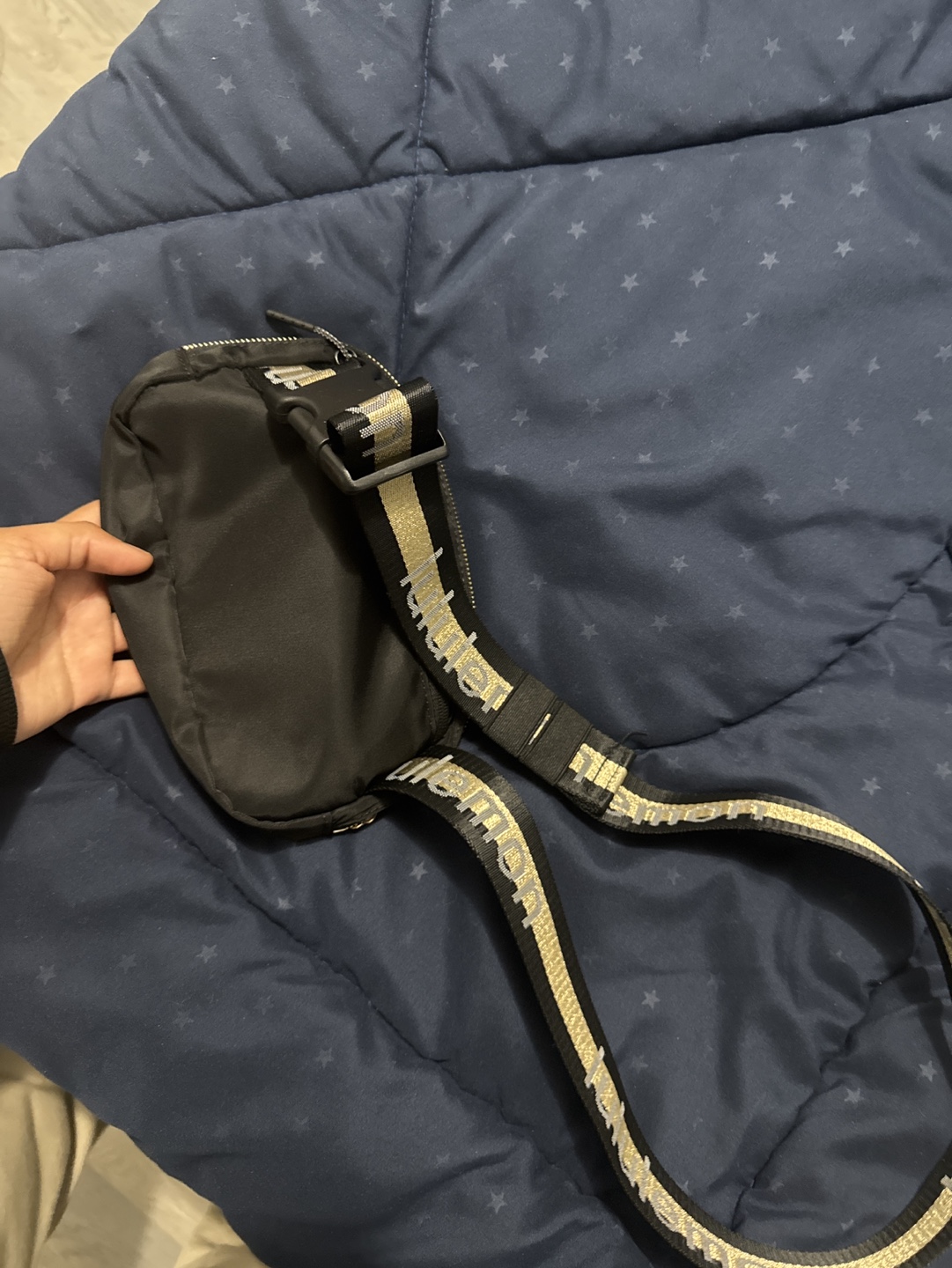 Lululemon Black Everywhere Belt Bag - photo 3