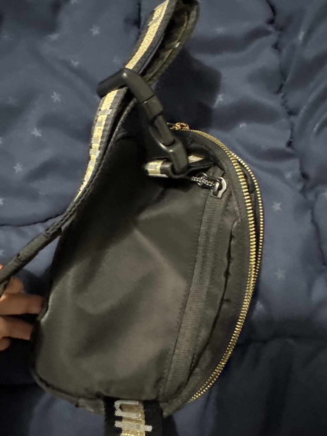 Lululemon Black Everywhere Belt Bag - photo 5