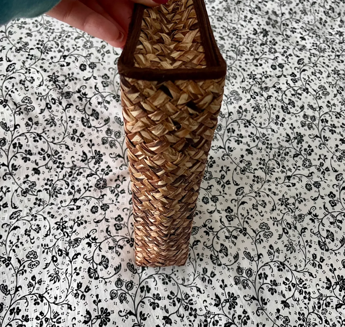 Tiki Straw Clutch Woven Zippered Handbag Purse image indicator(4)