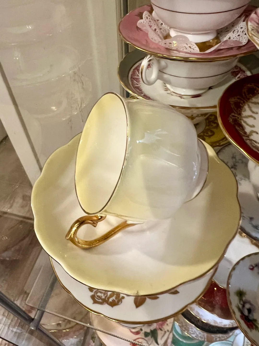 Vintage Royal Albert Bone China Teacup and Saucer image indicator(2)