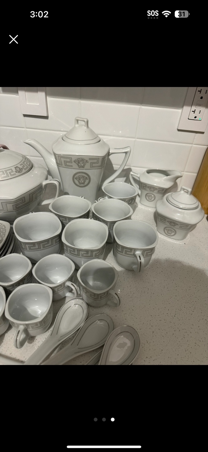 Versace Home Dinnerware Set - photo 3