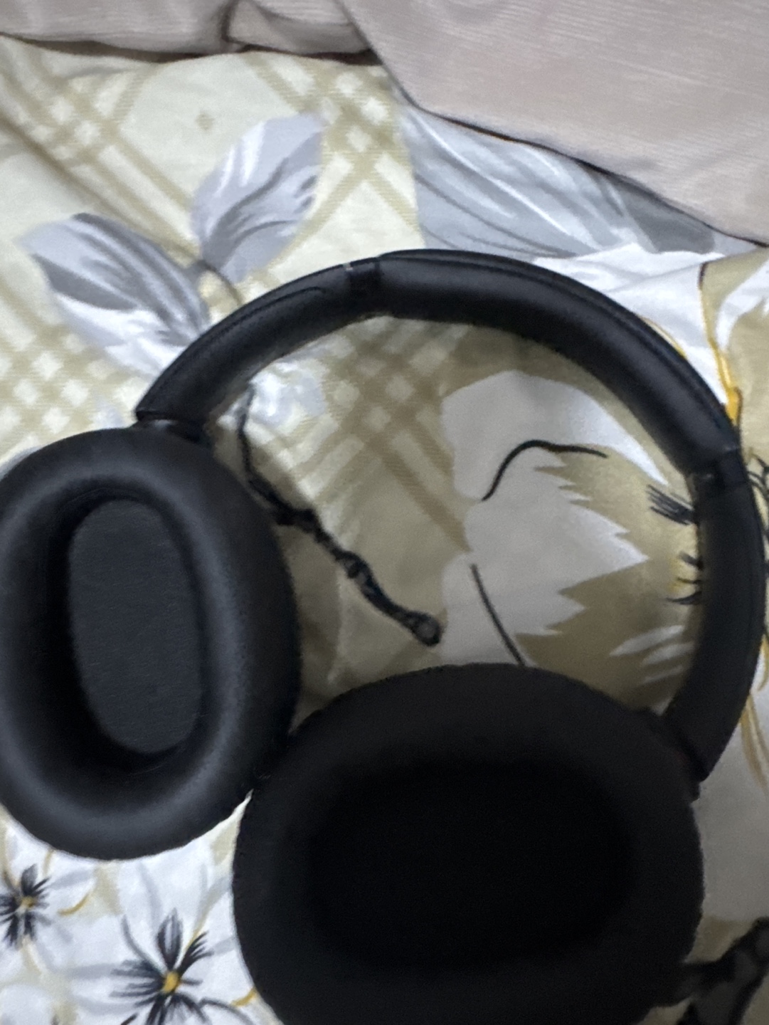Sony Wireless Noise Cancelling Headphones - photo 2