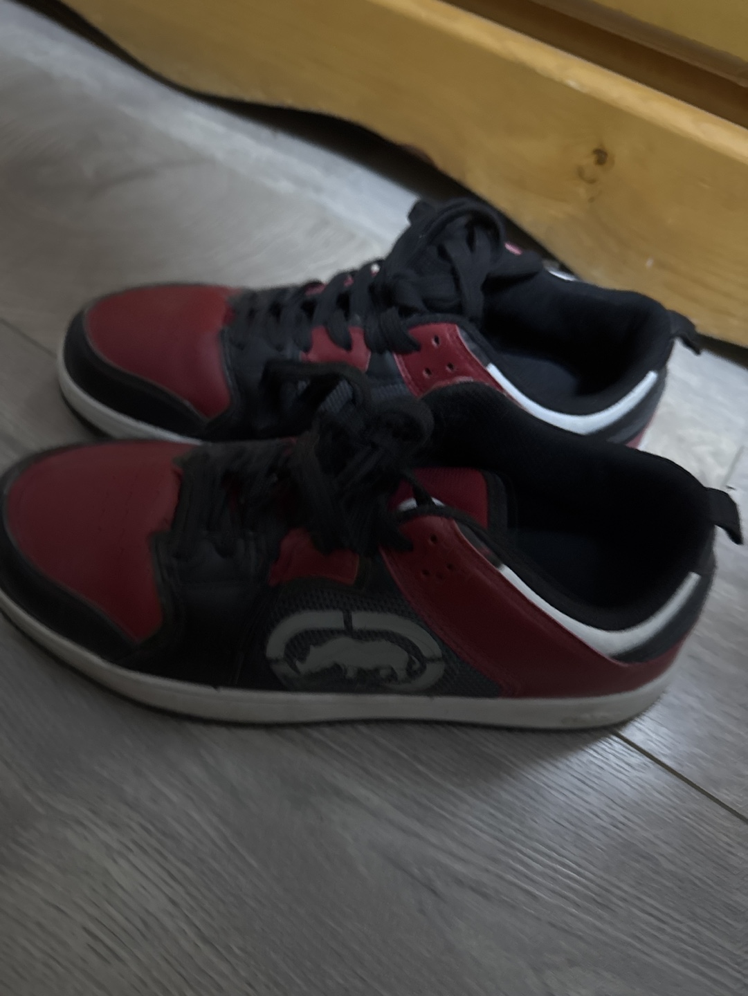 Etnies Men's Red and Black Skate Shoes