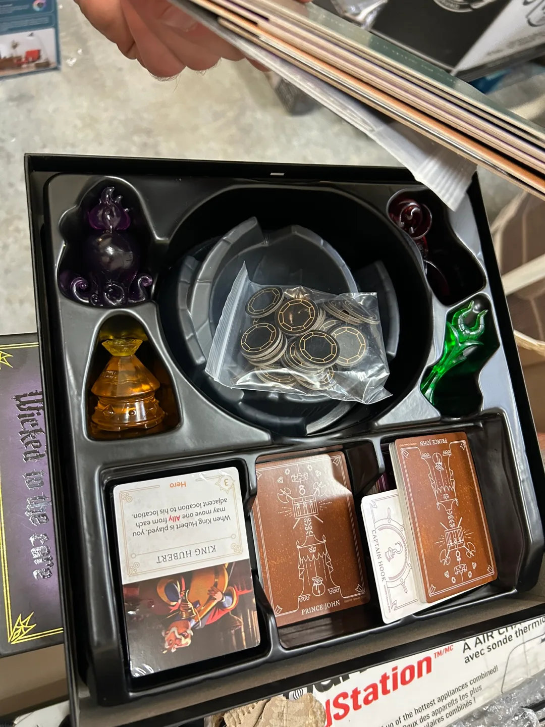 Disney Villainous Bigger and Badder Expansion image indicator(4)