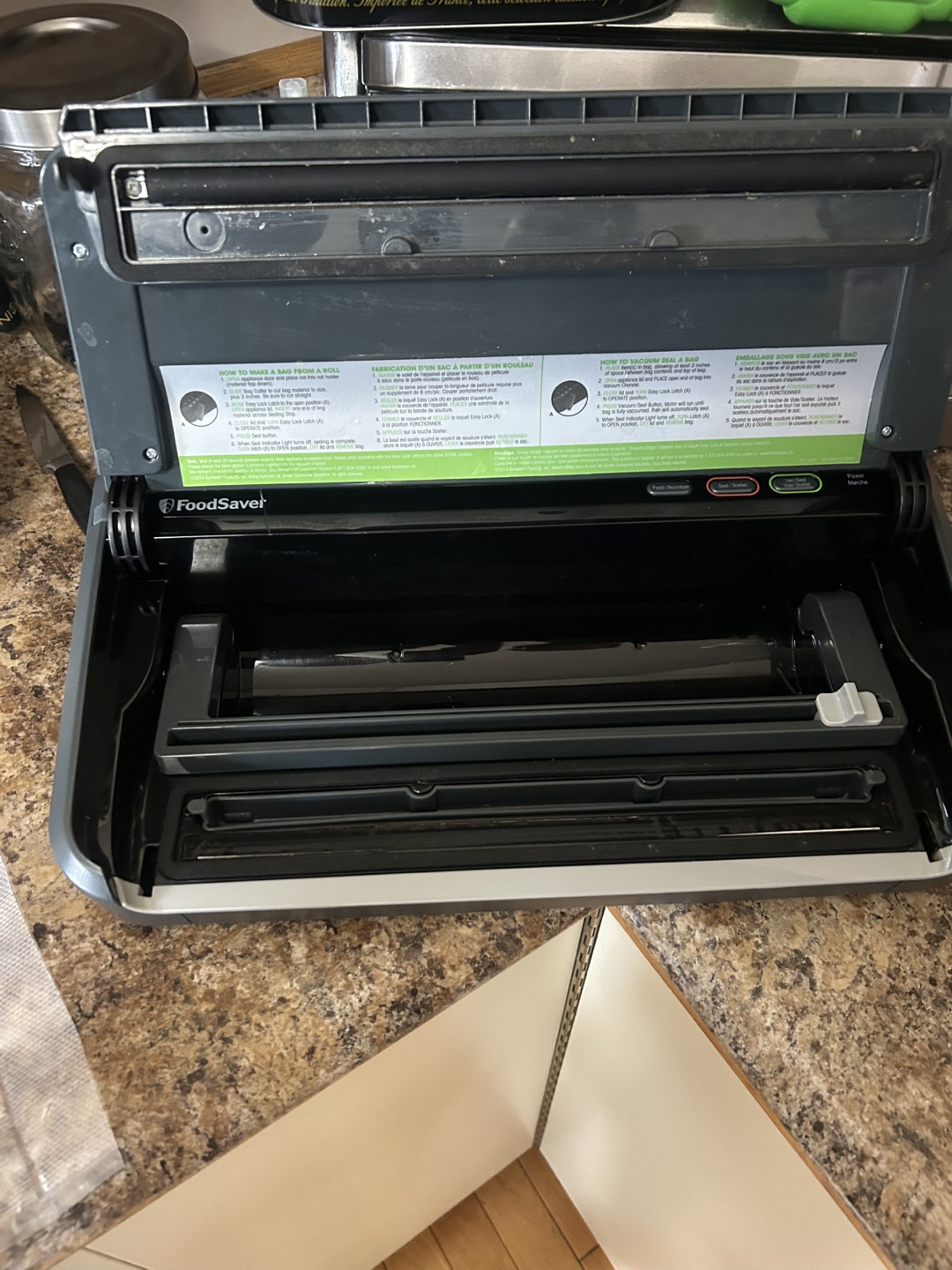 FoodSaver Vacuum Sealer - photo 2