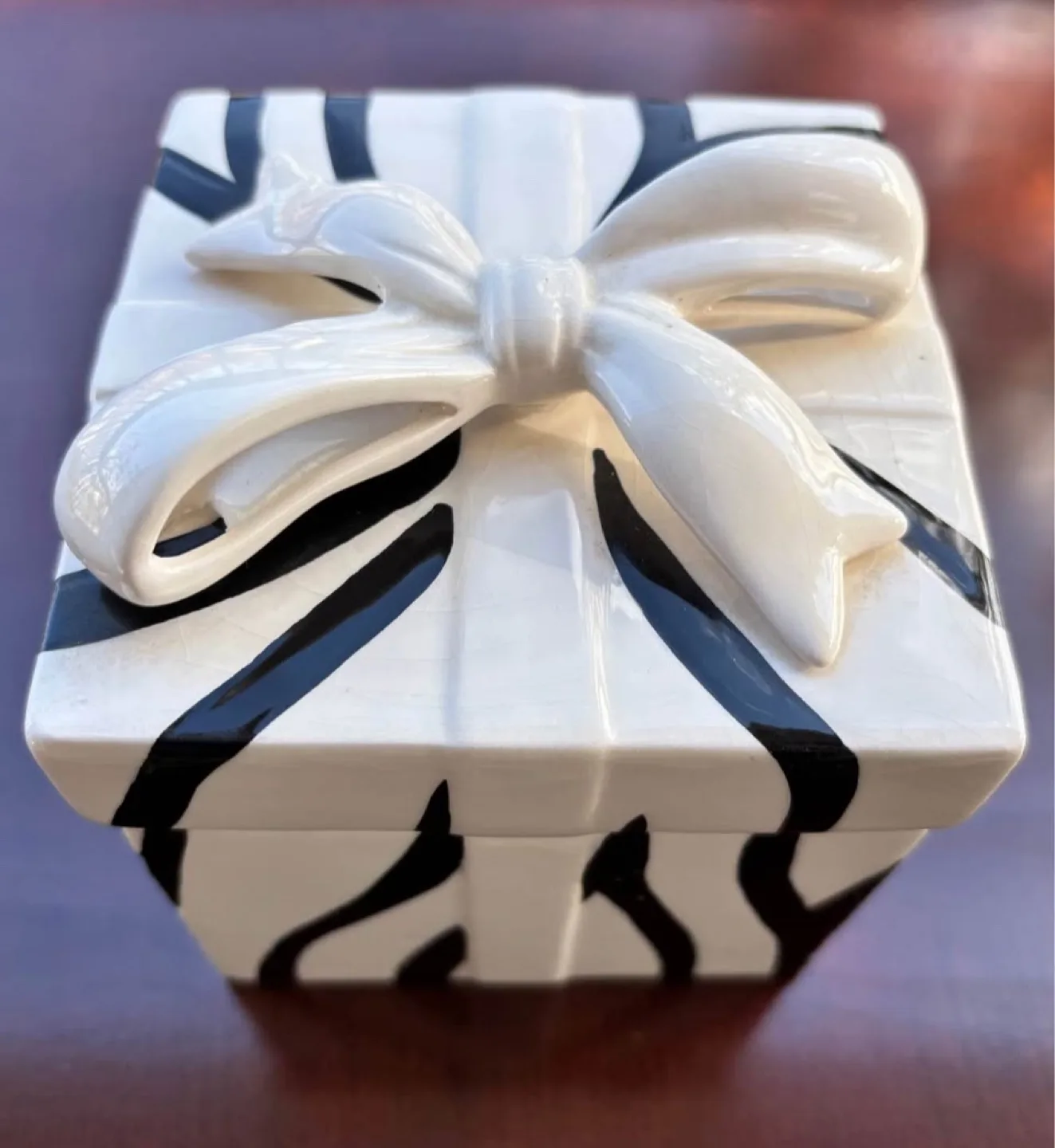 Vintage Dana Buchman Ceramic Decorative Gift Box Like New image indicator(3)