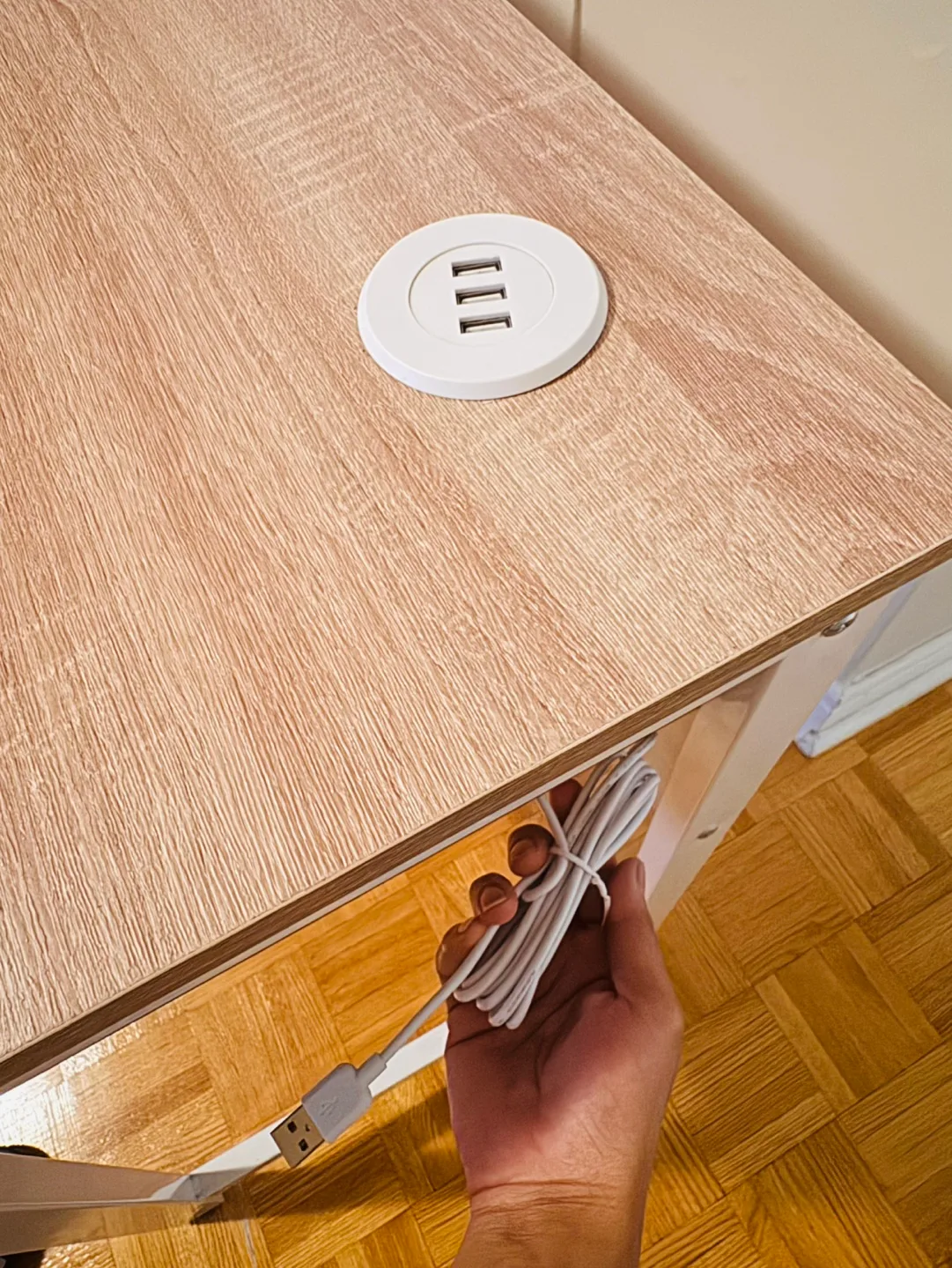 Modern Two-Drawer Writing Desk image indicator(6)