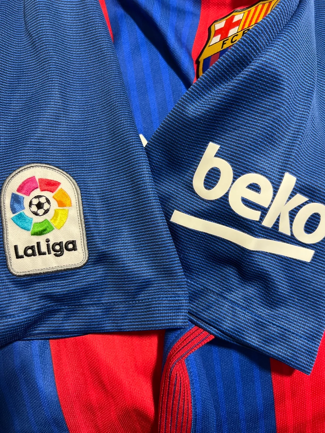 FC Barcelona Messi #10 Jersey - Size M image indicator(4)