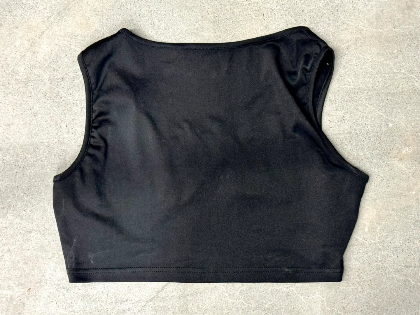 LIKE NEW Urban Outfitters crop top with silver ring size medium image indicator(2)