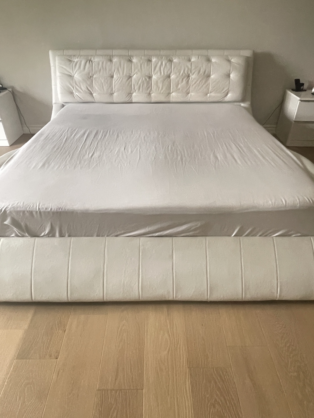 King Size White Leather Bed Frame - photo 3