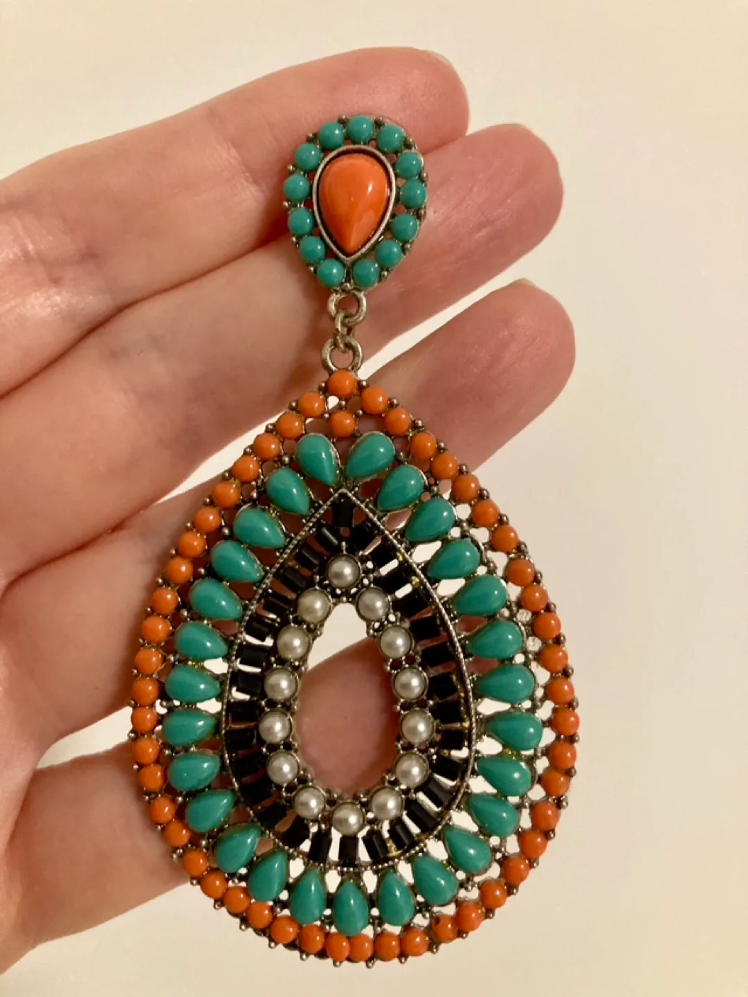 Statement Earrings image indicator(2)