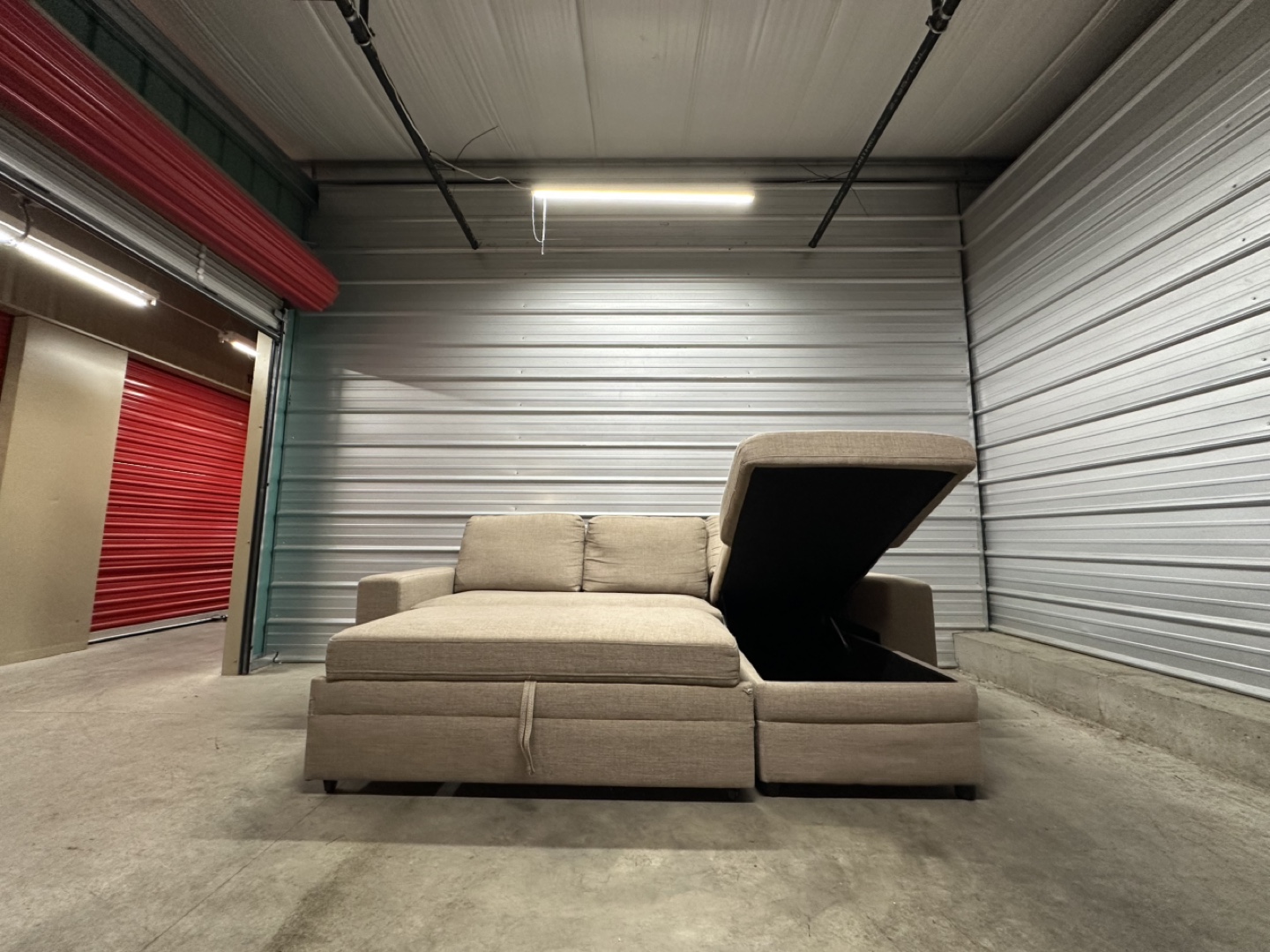 Modern Sectional Sofabed - Excellent Condition - (FREE DELIVERY)