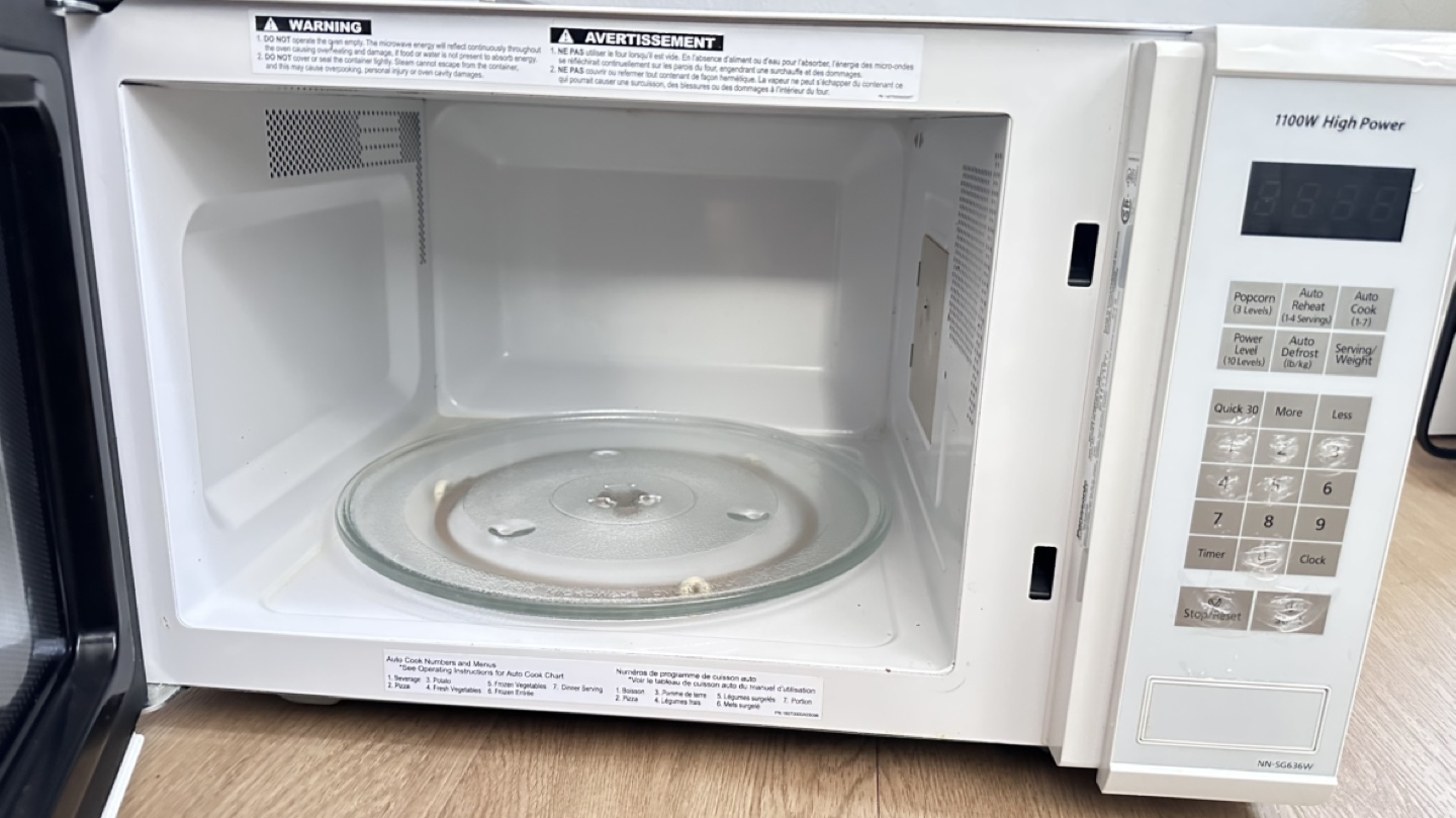 Panasonic 1100W Microwave