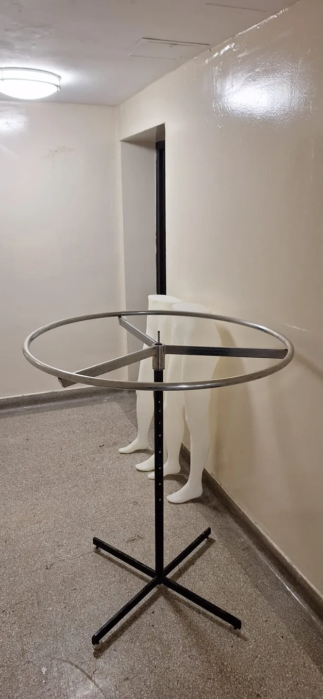 bundle of mannequins and rack for clothes image indicator(2)